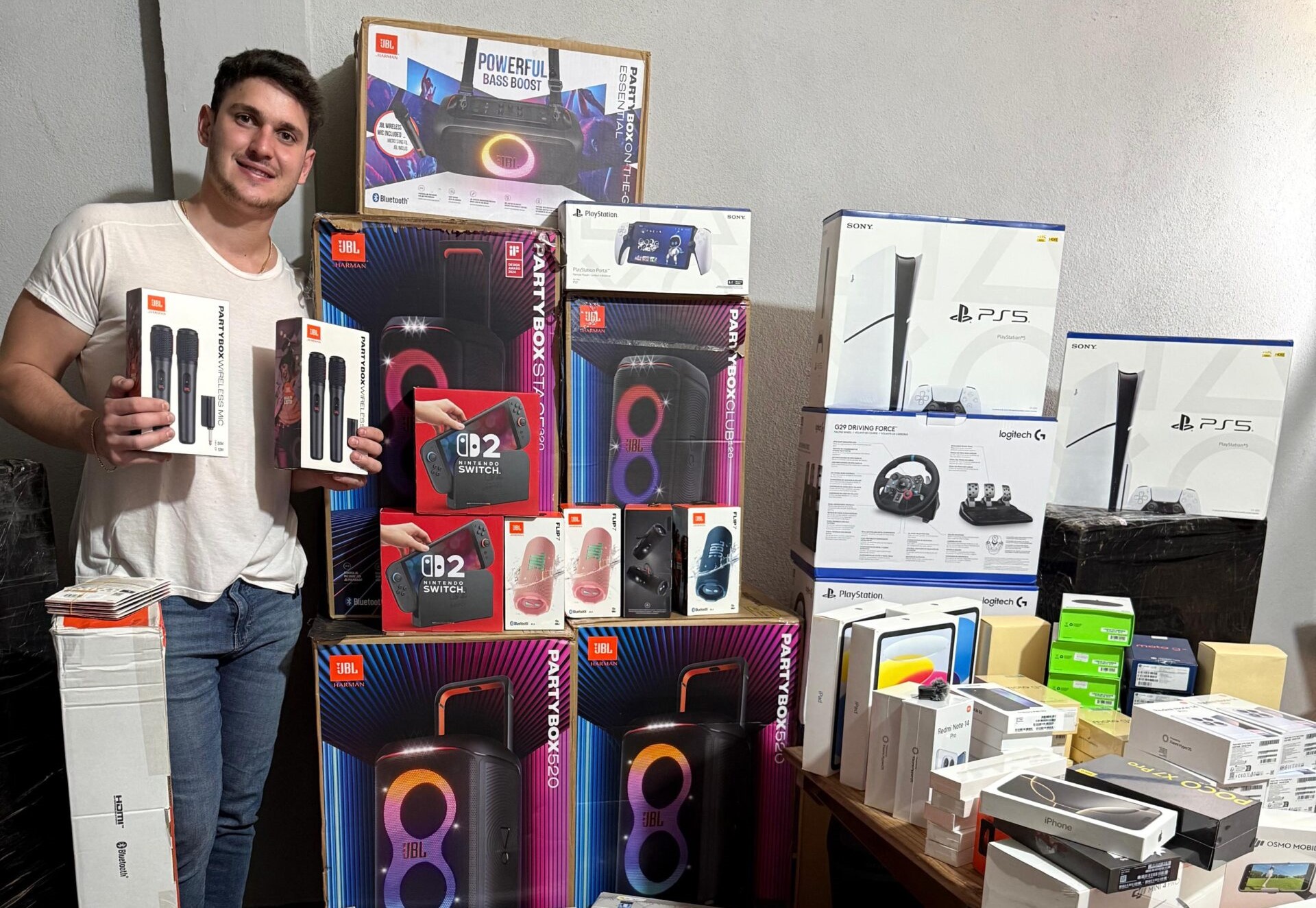 Desde Posadas al resto del país: el emprendimiento que consigue la tecnología que buscás y la envía hasta la puerta de tu casa