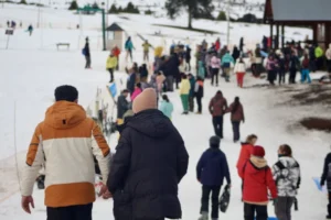Villa Pehuenia-Moquehue fue la gran estrella del invierno neuquino: alcanzó un 89% de ocupación y enamoró a miles de turistas