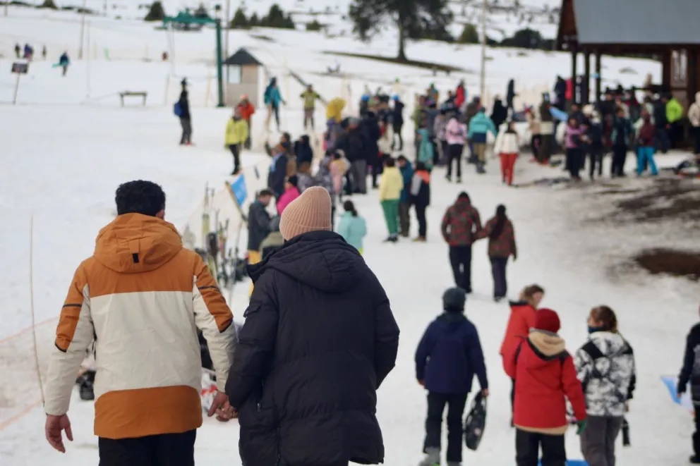 Villa Pehuenia-Moquehue fue la gran estrella del invierno neuquino: alcanzó un 89% de ocupación y enamoró a miles de turistas