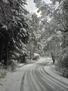 Nahuel Huapi bajo la nieve: una postal soñada para disfrutar con cuidado