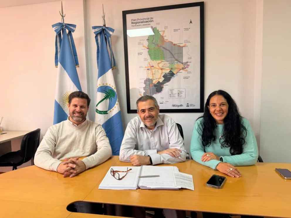 Del aula a la cordillera: la UNCo y NeuquénTur abren nuevas puertas para formarse en turismo